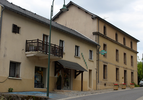 Pharmacie et plateau de santé