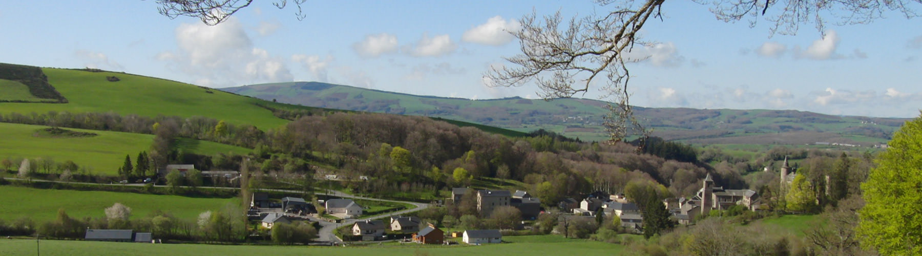 Vue du village de Vezins de Lévézou